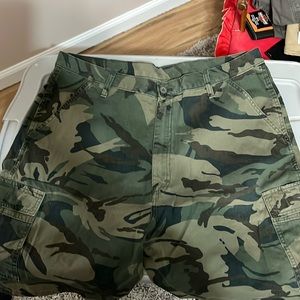Men’s camo cargo shorts